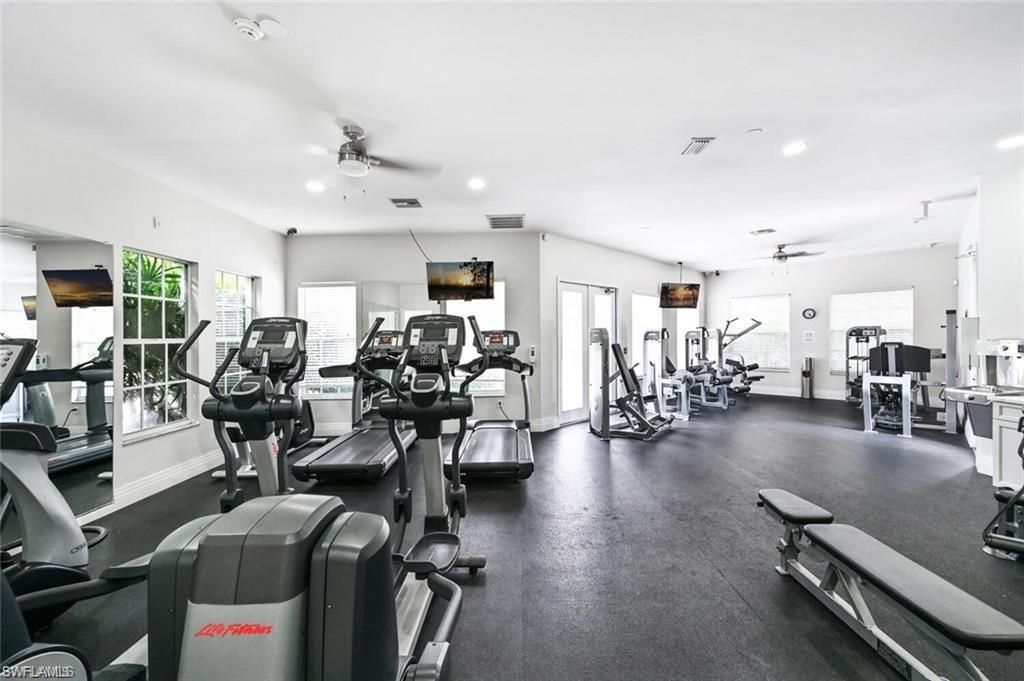 6773 Southern Oak Ct, Naples, FL 34109 Photo