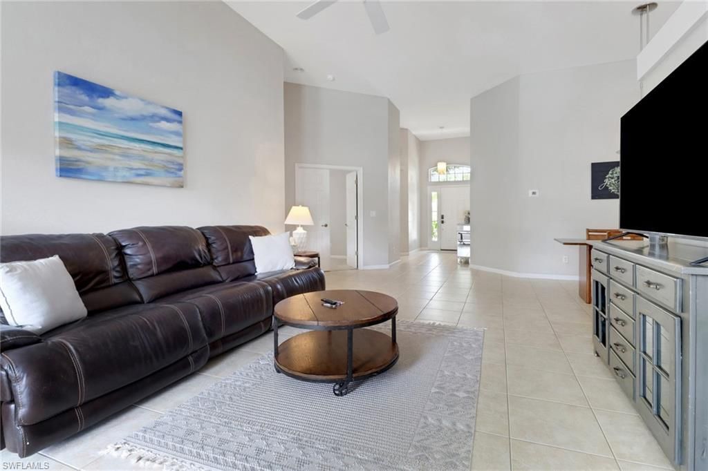 6773 Southern Oak Ct, Naples, FL 34109 Photo
