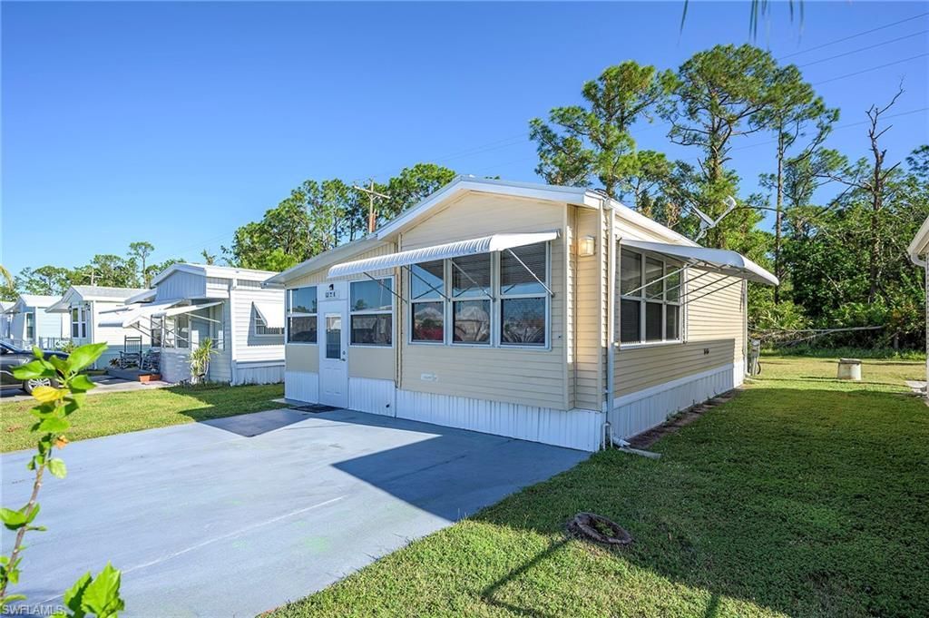 271 Caravan Cir, North Fort Myers, FL 33903 Photo