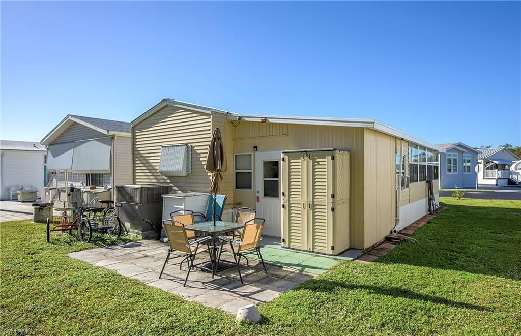 271 Caravan Cir, North Fort Myers, FL 33903 Photo