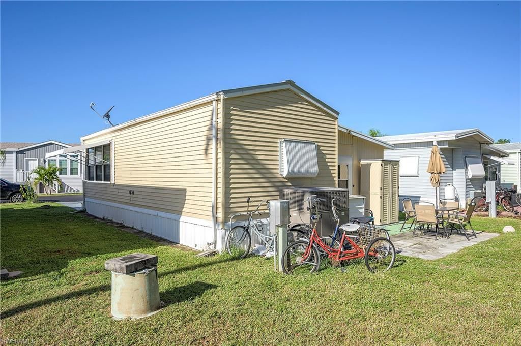 271 Caravan Cir, North Fort Myers, FL 33903 Photo