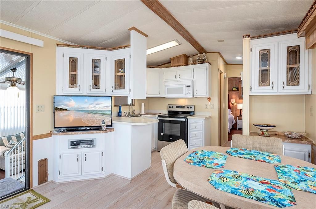 271 Caravan Cir, North Fort Myers, FL 33903 Photo