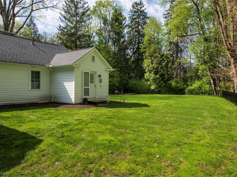 7430 Foxboro Road, Gates Mills, OH 44040 Photo 11