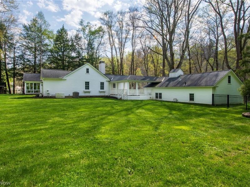 7430 Foxboro Road, Gates Mills, OH 44040 Photo 12