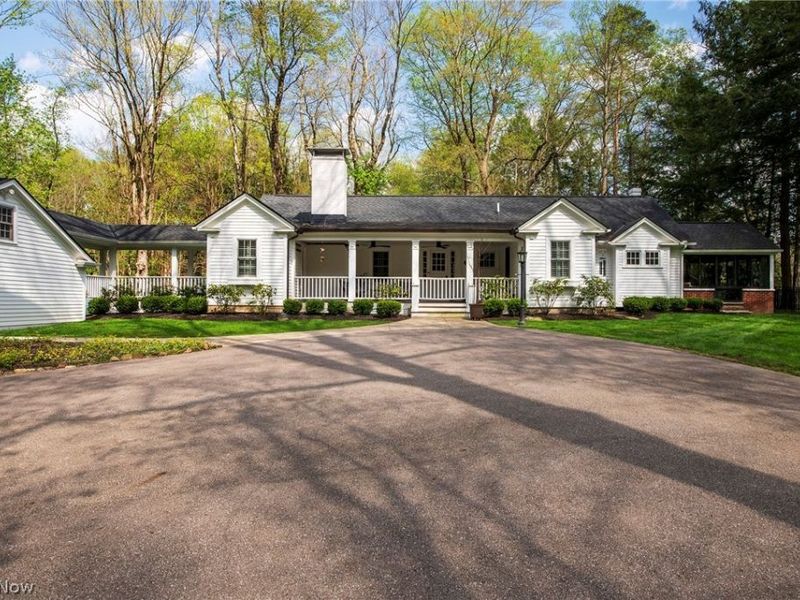 7430 Foxboro Road, Gates Mills, OH 44040 Photo 2