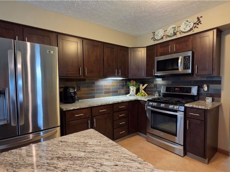 19694 Summer Place Drive, Strongsville, OH 44136 Photo 16