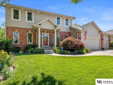 913 Woodland Avenue, Papillion, NE 68046