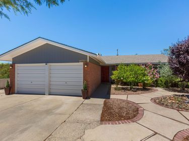 10405 Mazatlan Drive NE, Albuquerque, NM 87111