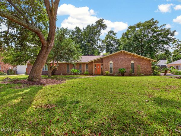 43 Greenbriar Drive, Gulfport, MS 39507
