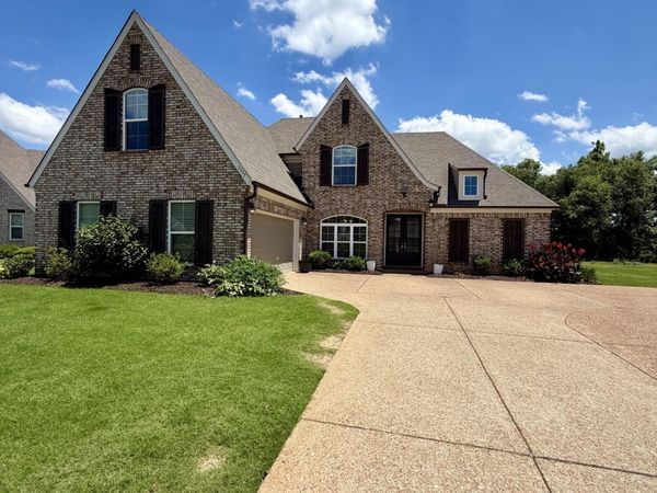 7337 E Hawks Crossing Drive, Olive Branch, MS 38654
