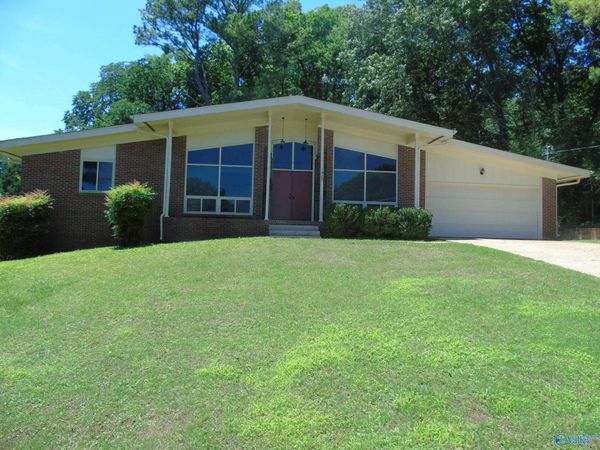 1929 Rosalie Ridge Drive NE, Huntsville, AL 35811