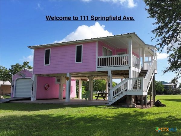 111 Springfield Avenue , Port Lavaca, TX 77979