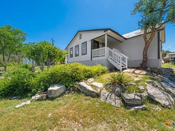 1219 E Lakeside Drive, Canyon Lake, TX 78133