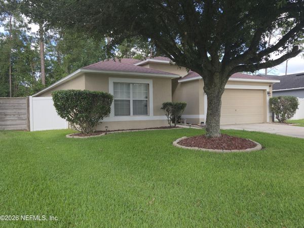 1663 E JAYHAWK Lane E, Jacksonville, FL 32221