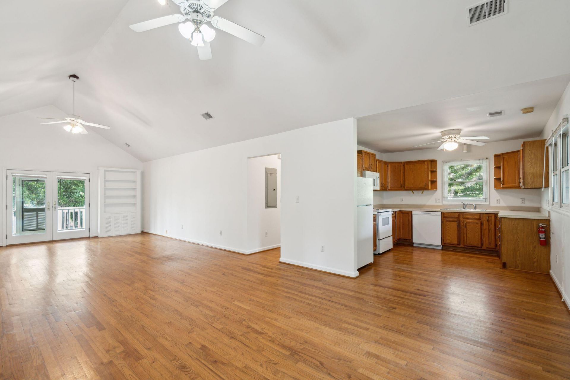 2250 Atlantic Avenue Photo 10