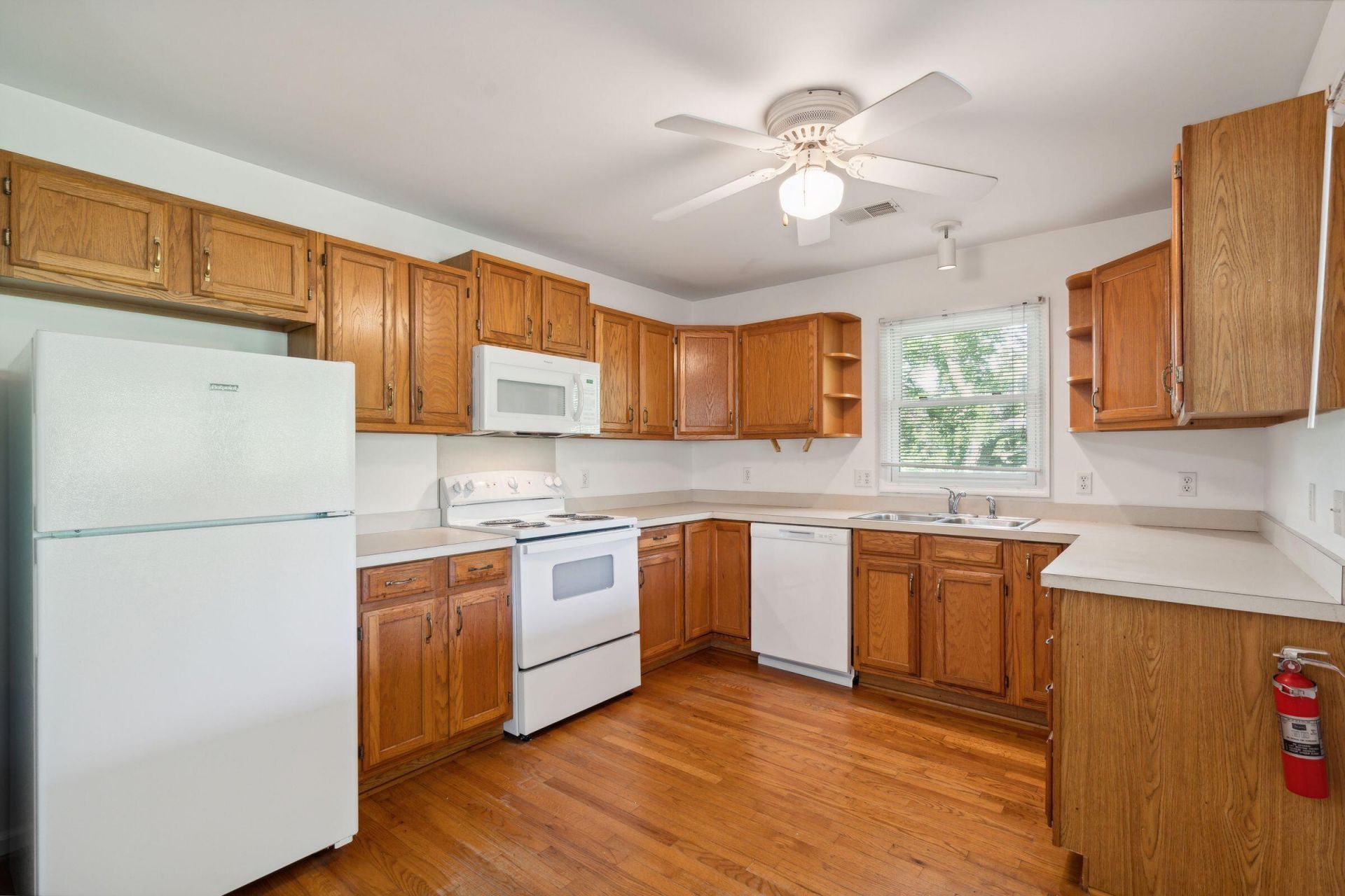 2250 Atlantic Avenue Photo 11