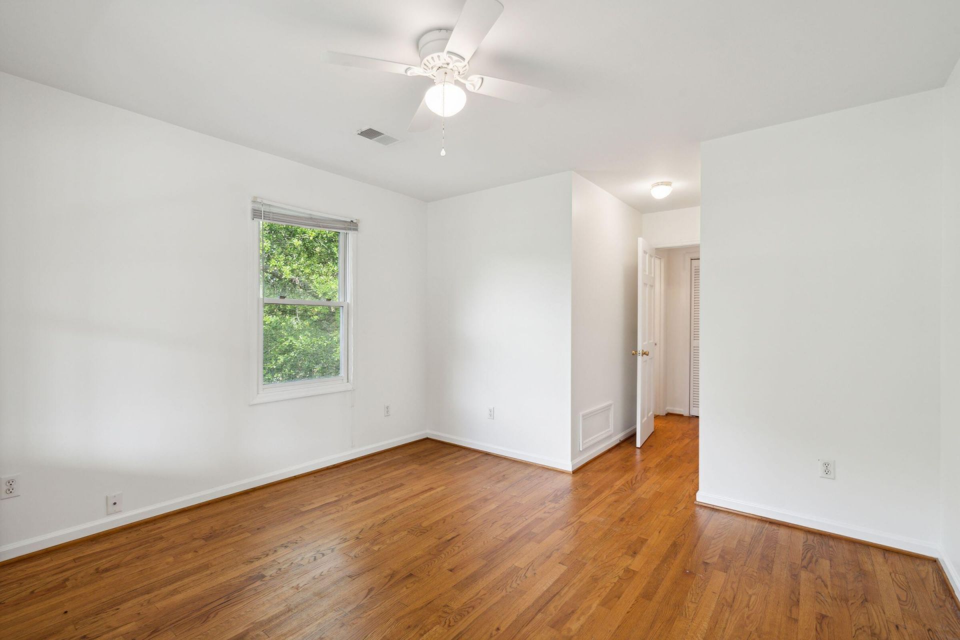 2250 Atlantic Avenue Photo 14