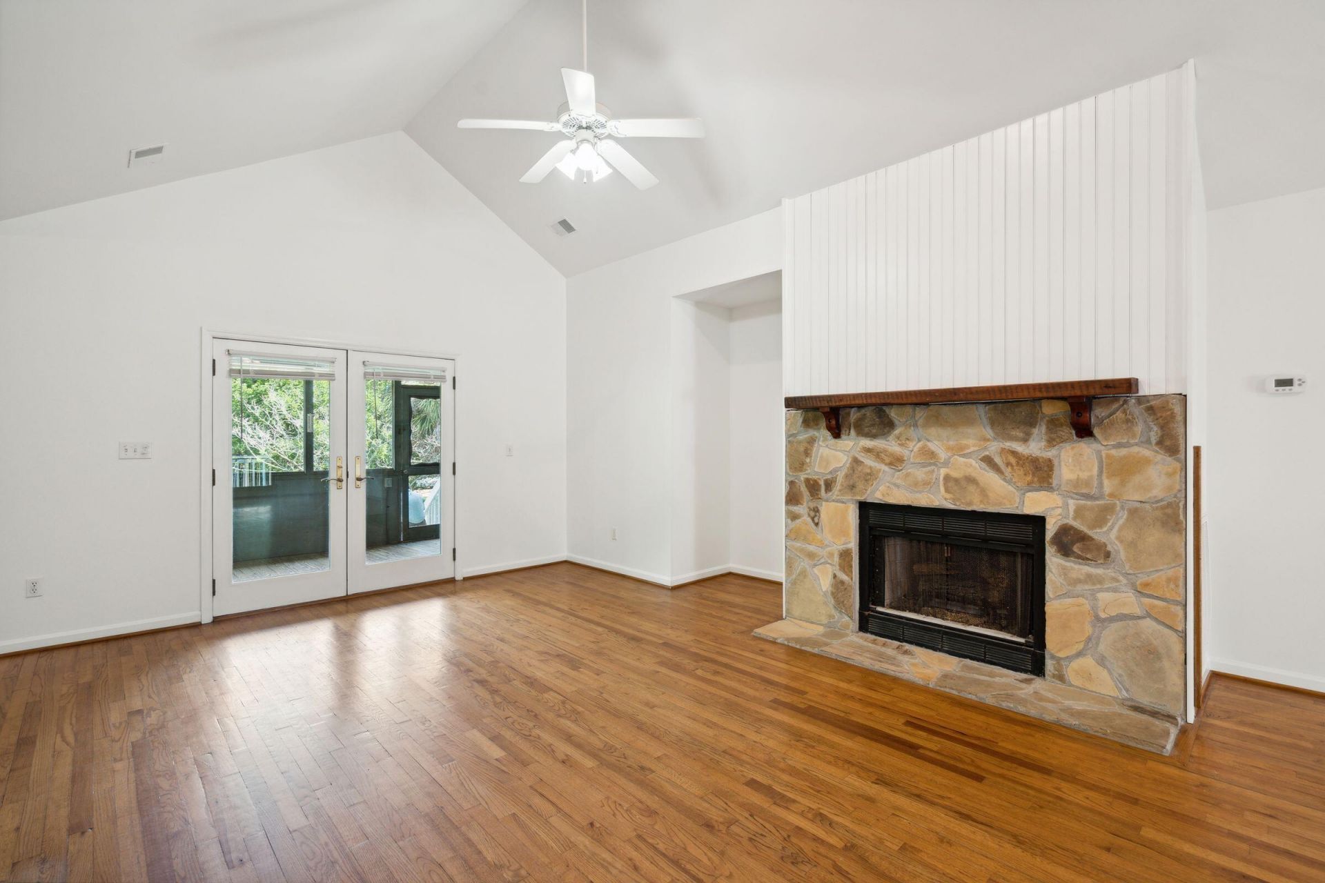 2250 Atlantic Avenue Photo 8