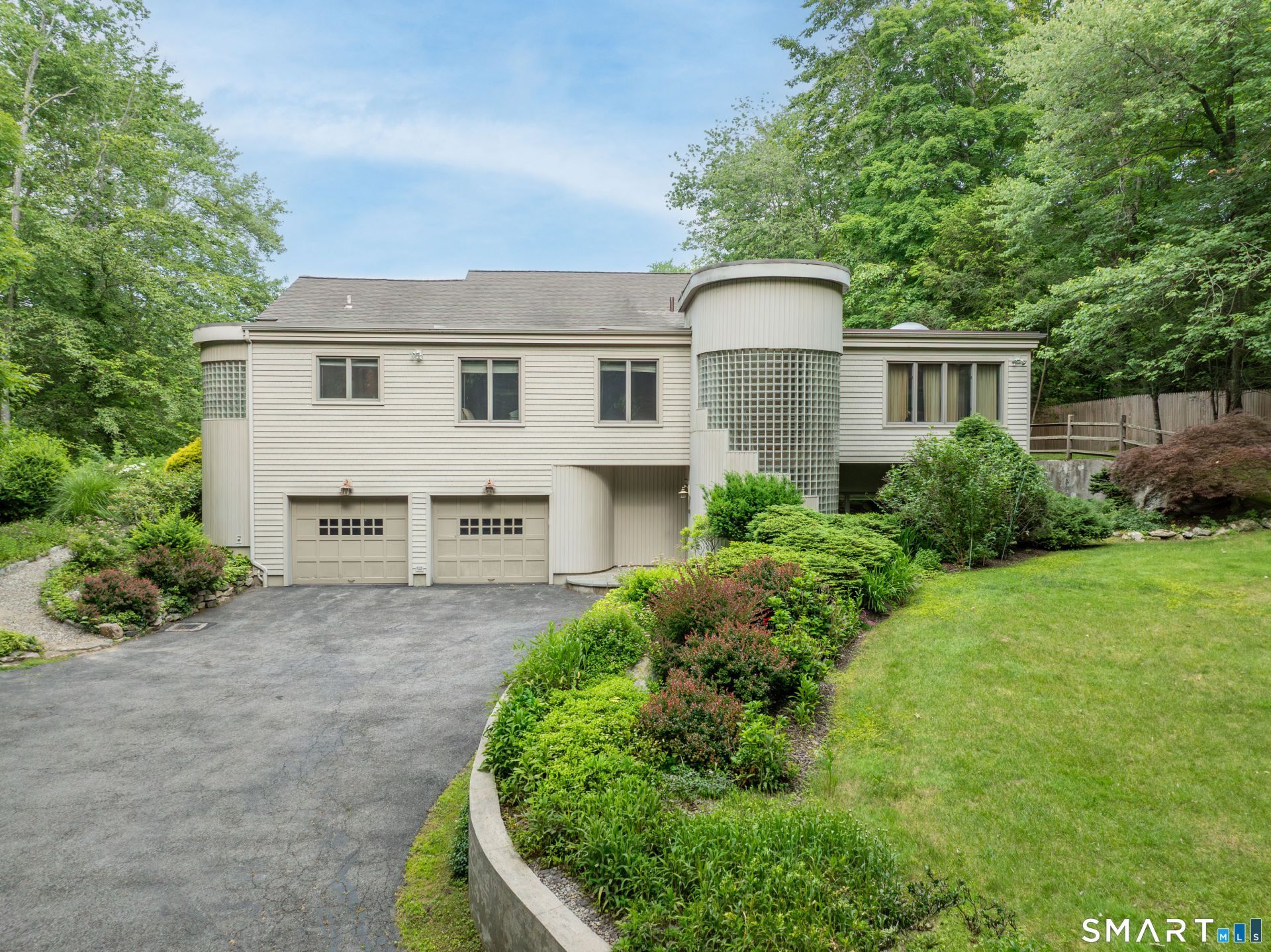 511 Hunting Ridge, Stamford, CT 06903 Main Photo
