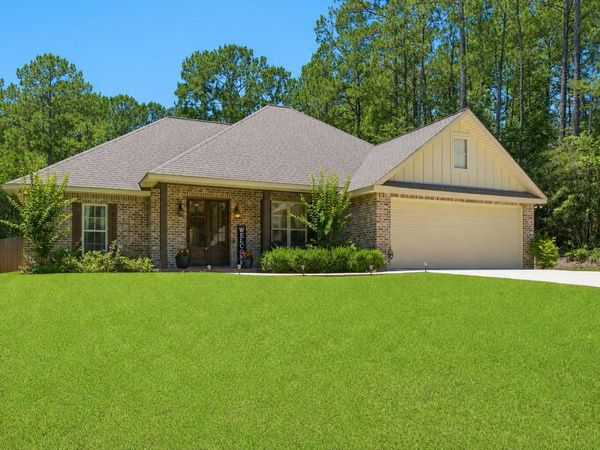 65 Stonegate Dr., Hattiesburg, MS 39402