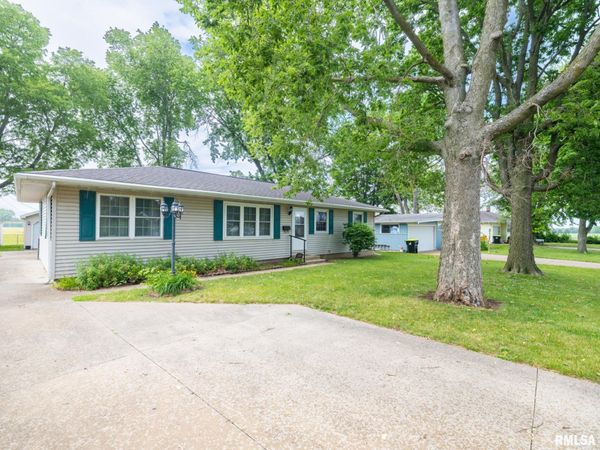1309 W WILLIAM Drive, Chillicothe, IL 61523