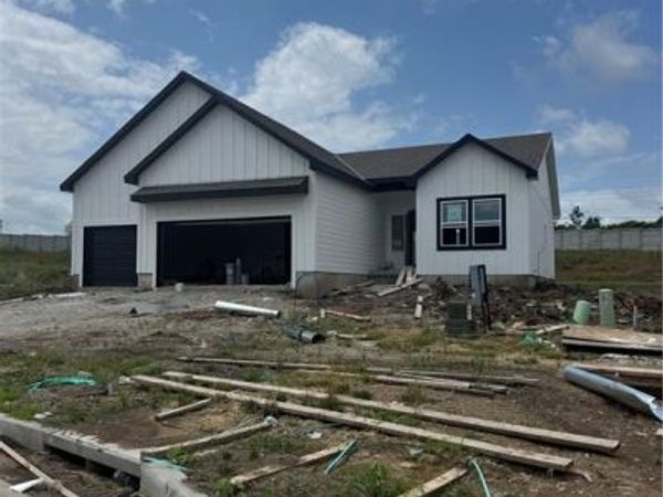 8939 SW 6th Street, Blue Springs, MO 64064