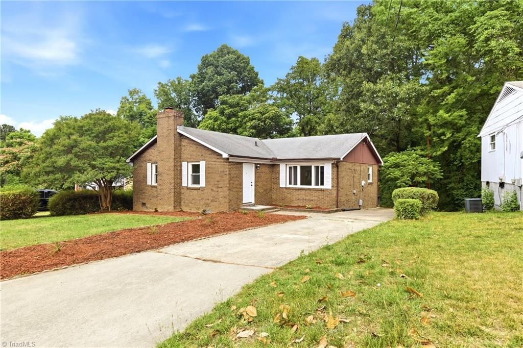 1512 Hooks Street, Greensboro, NC 27401 Main Photo