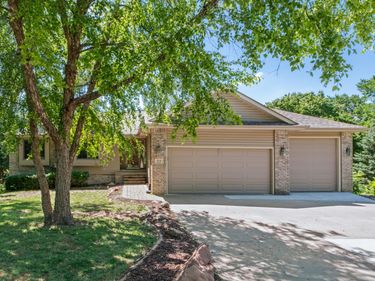 715 PARKWILD Drive, COUNCIL BLUFFS, IA 51503