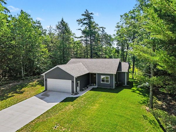 4410 N Pine Avenue, Mears, MI 49436