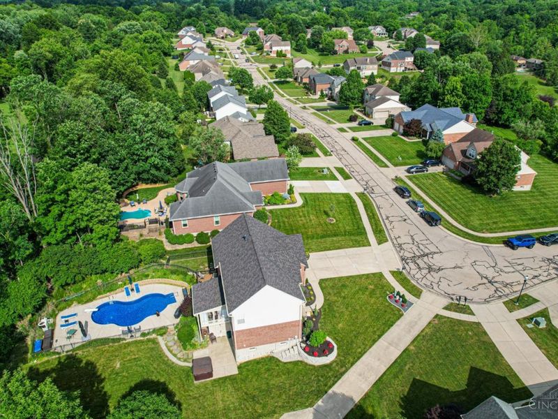 5945 Brierly Ridge Drive, Green Township, OH 45247 Photo 3
