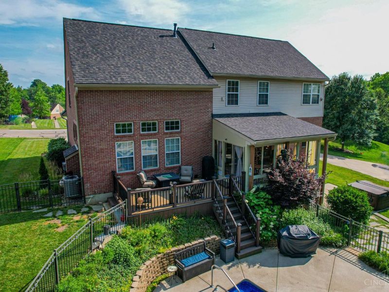 5945 Brierly Ridge Drive, Green Township, OH 45247 Photo 9