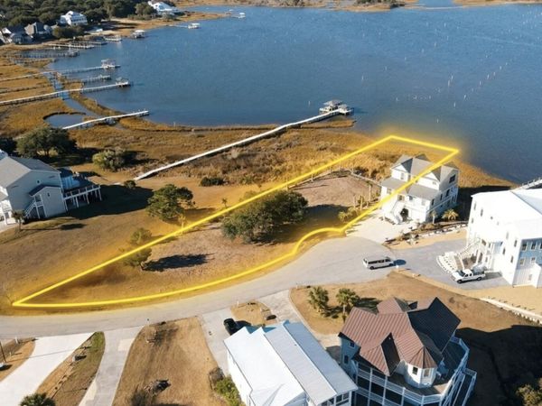 171 Big Hammock Point Road , Sneads Ferry, NC 28460