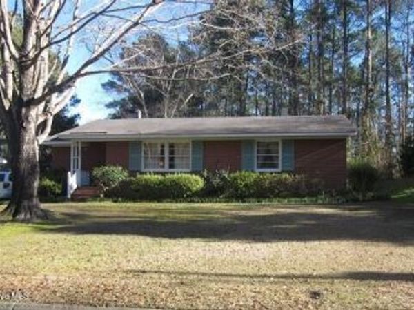 506 Hawthorne Lane W, Wilson, NC 27893