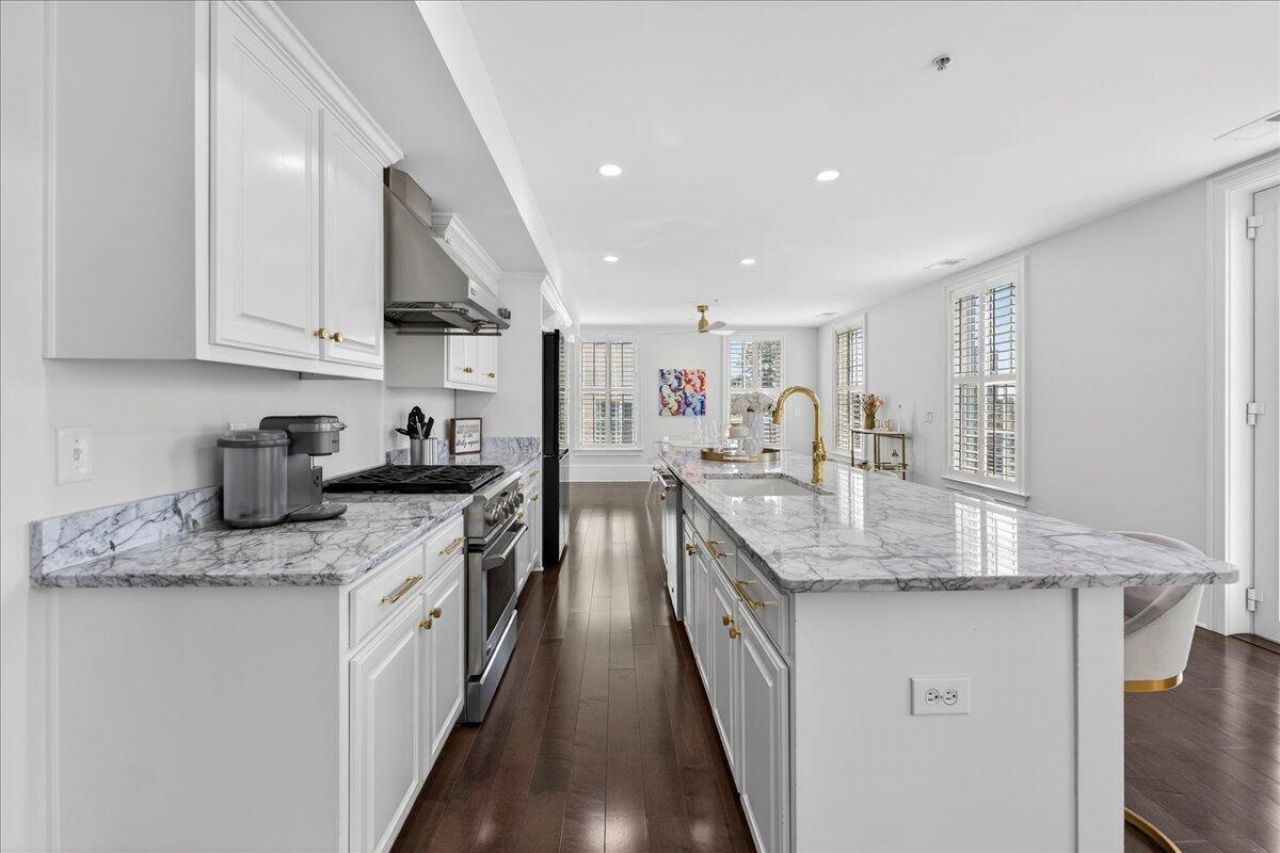 69 Morris Street Photo 11