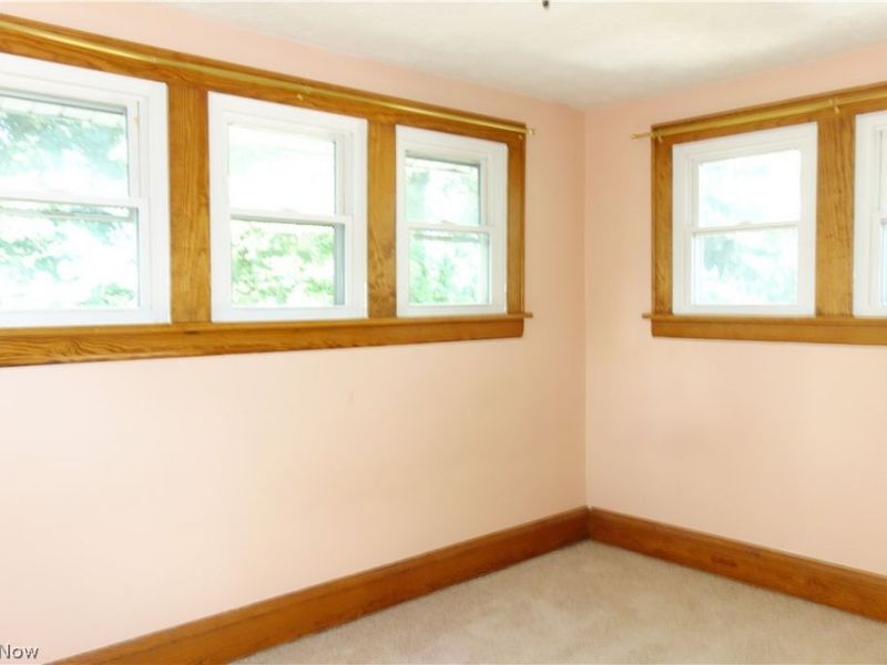 34 E Rosewood Avenue, Akron, OH 44301 Photo 17