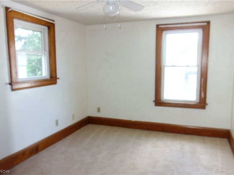 34 E Rosewood Avenue, Akron, OH 44301 Photo 19