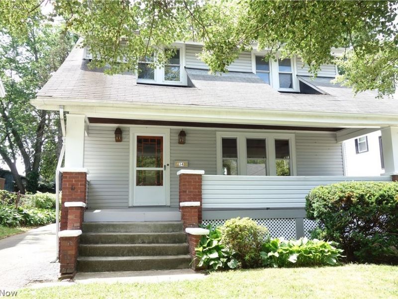 34 E Rosewood Avenue, Akron, OH 44301 Photo 2