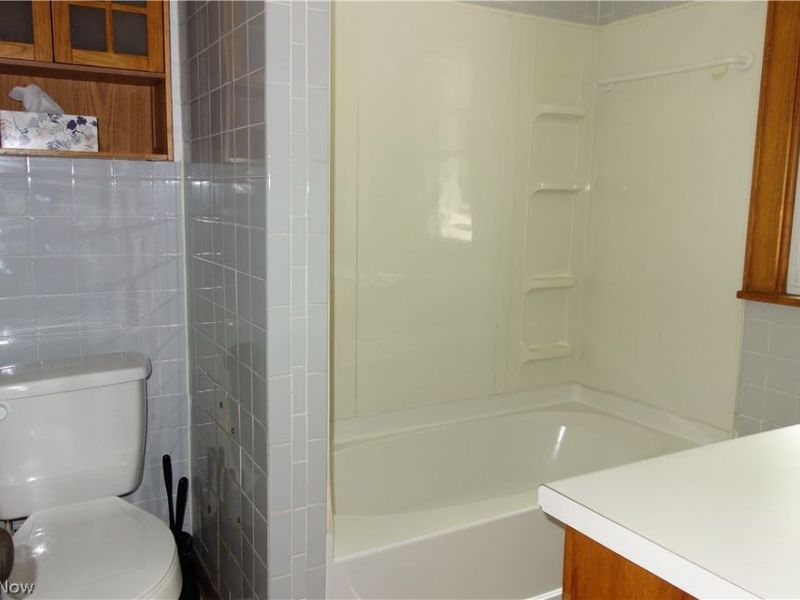 34 E Rosewood Avenue, Akron, OH 44301 Photo 20