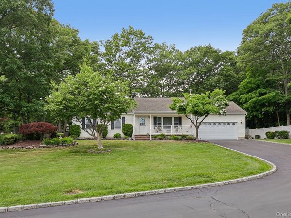 42 Apex Drive , Coram, NY 11727