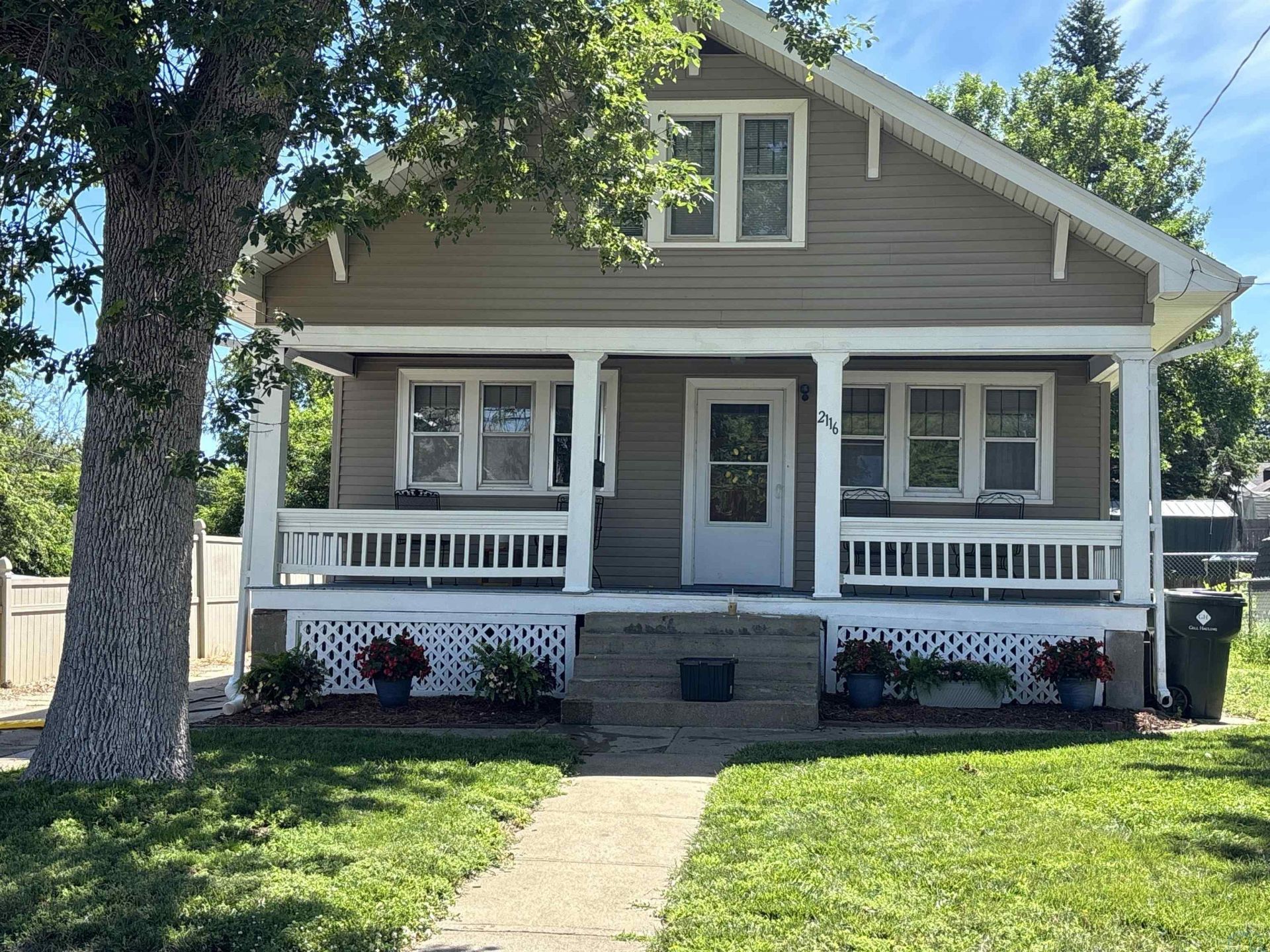 2116 S Paxton St, Sioux City, IA 51106 Main Photo