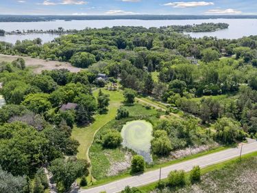 940 S Brown Road , Wayzata, MN 55391