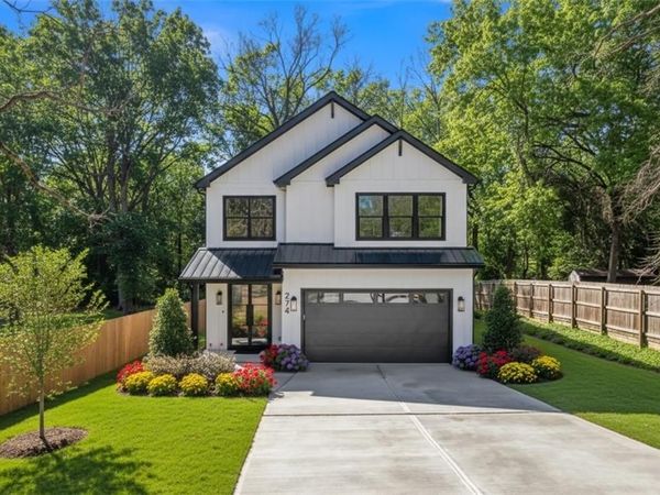 274 WHITE Street , Hoschton, GA 30548