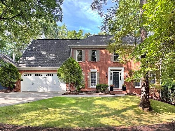 335 Woodchuck Court, Roswell, GA 30076