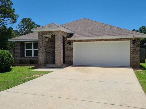 10501 Queens Gate Cir, Pensacola, FL 32506