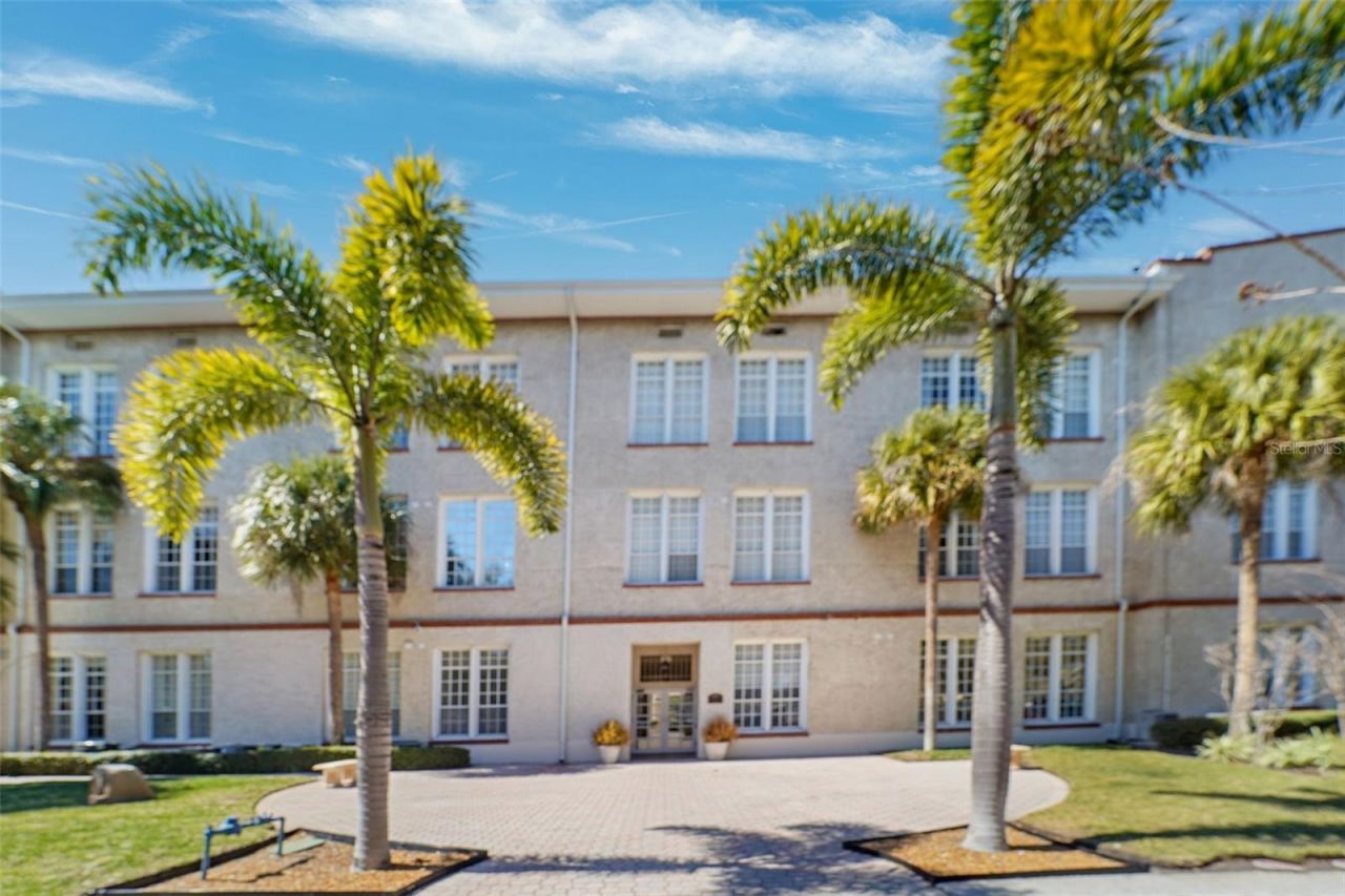 701 Mirror Lake Drive N, Unit 120, Saint Petersburg, FL 33701 Photo