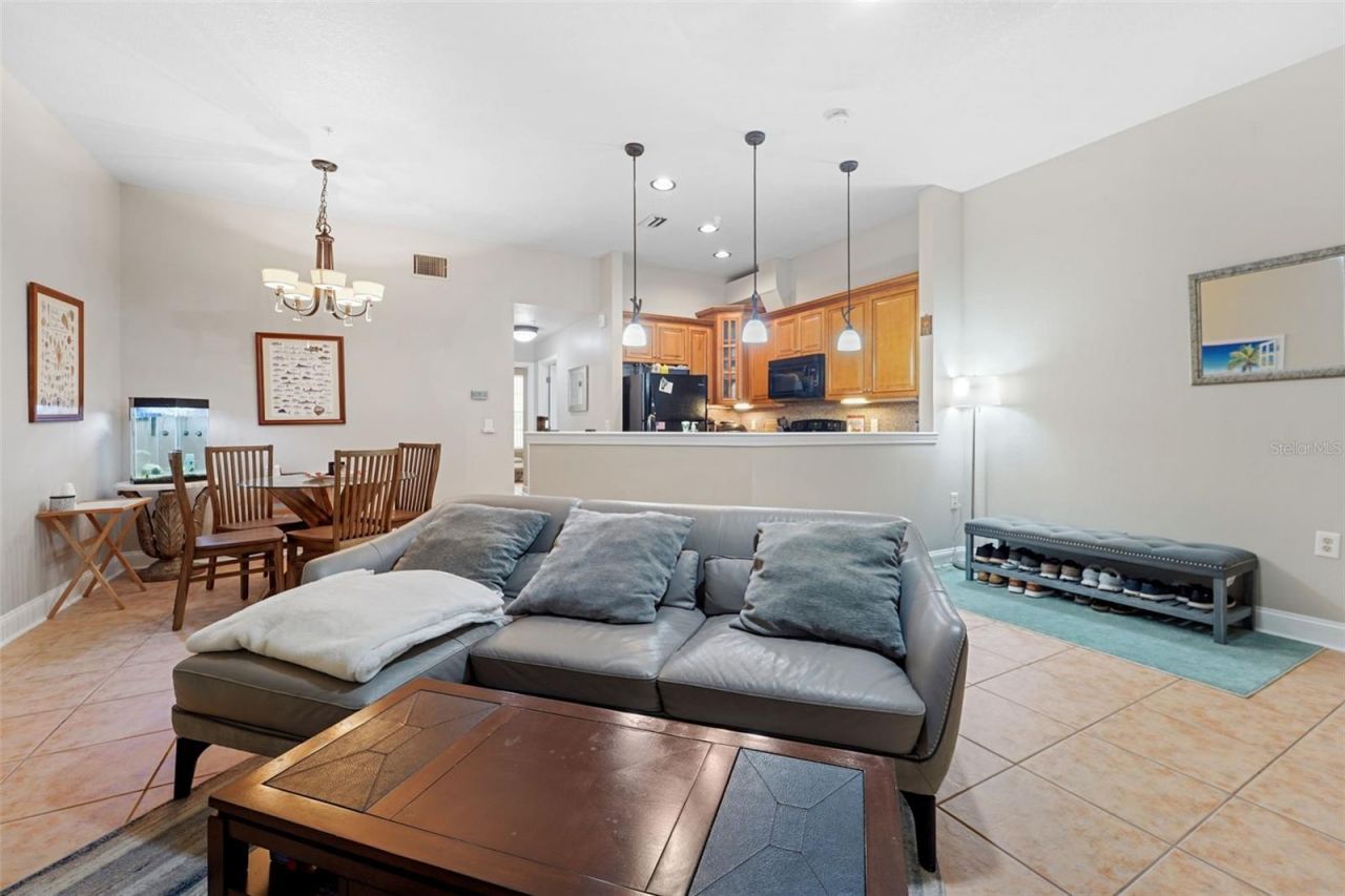 701 Mirror Lake Drive N, Unit 120, Saint Petersburg, FL 33701 Photo