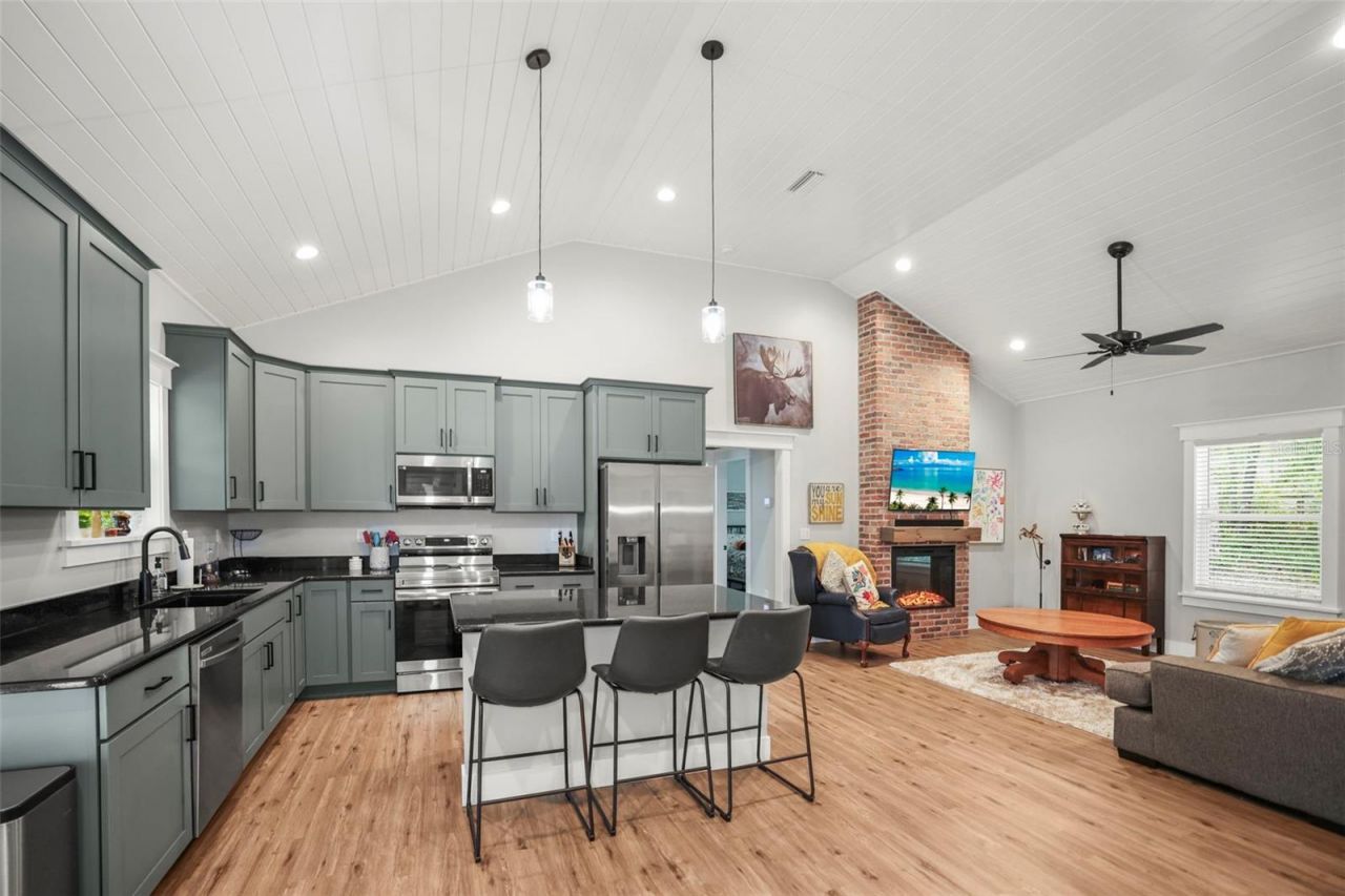 7218 Southeast Avenue , Webster, FL 33597 Photo