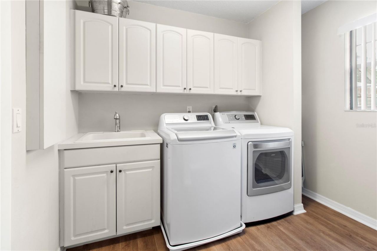 1279 Cornish Court, Sarasota, FL 34232 Photo