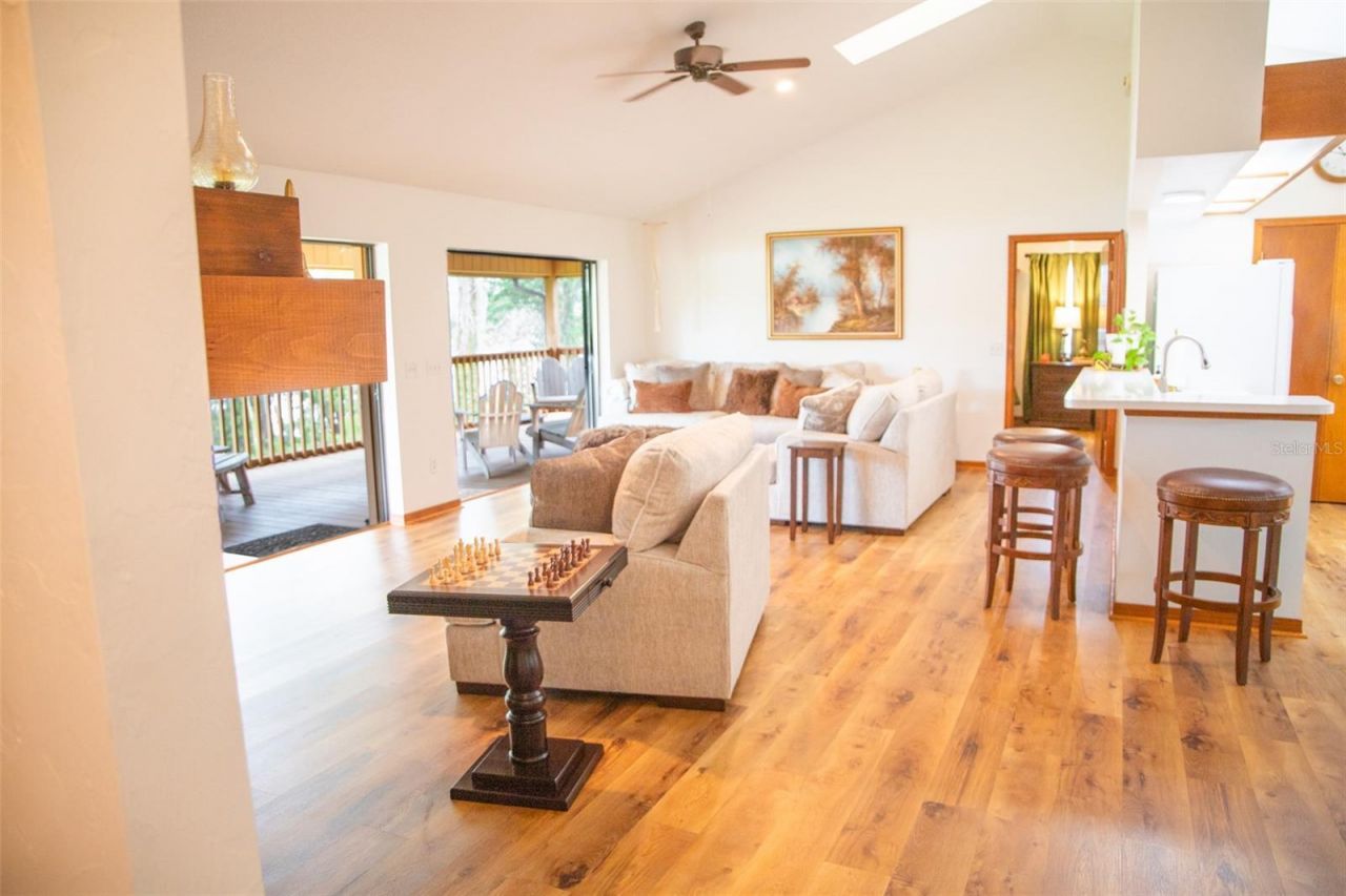 303 Riley Lake Drive , Hawthorne, FL 32640 Photo
