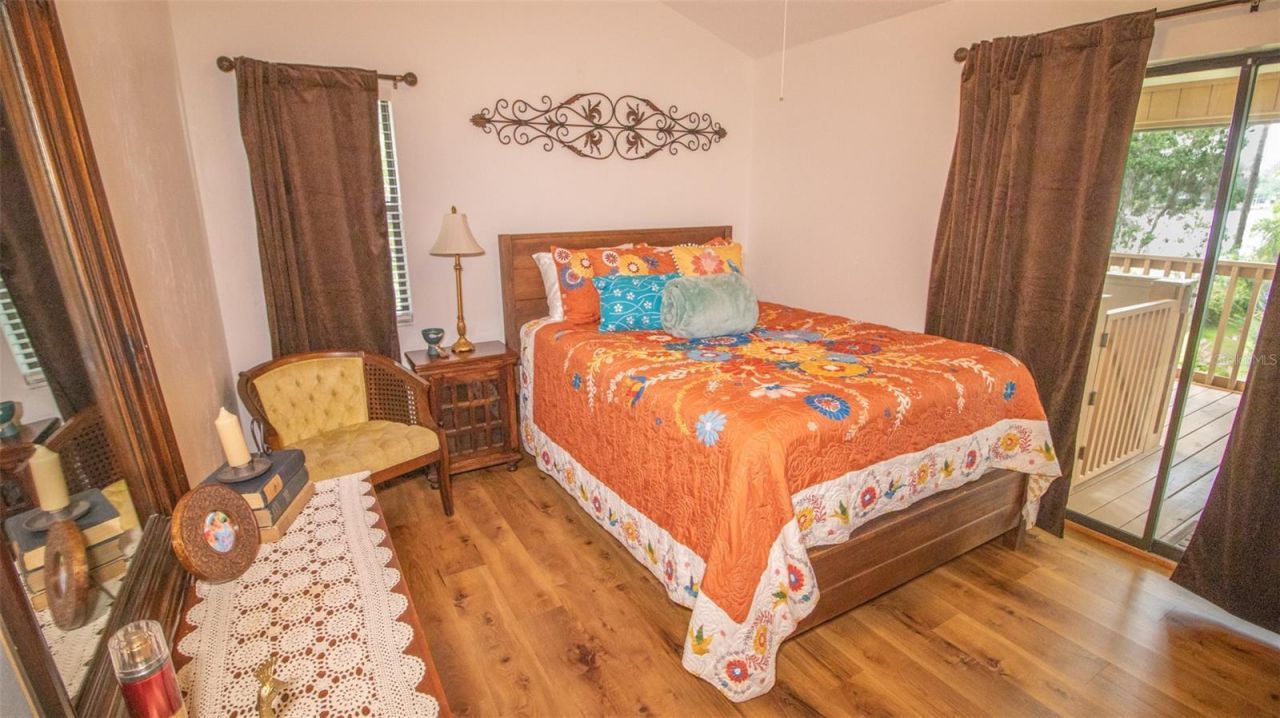 303 Riley Lake Drive, Hawthorne, FL 32640 Photo